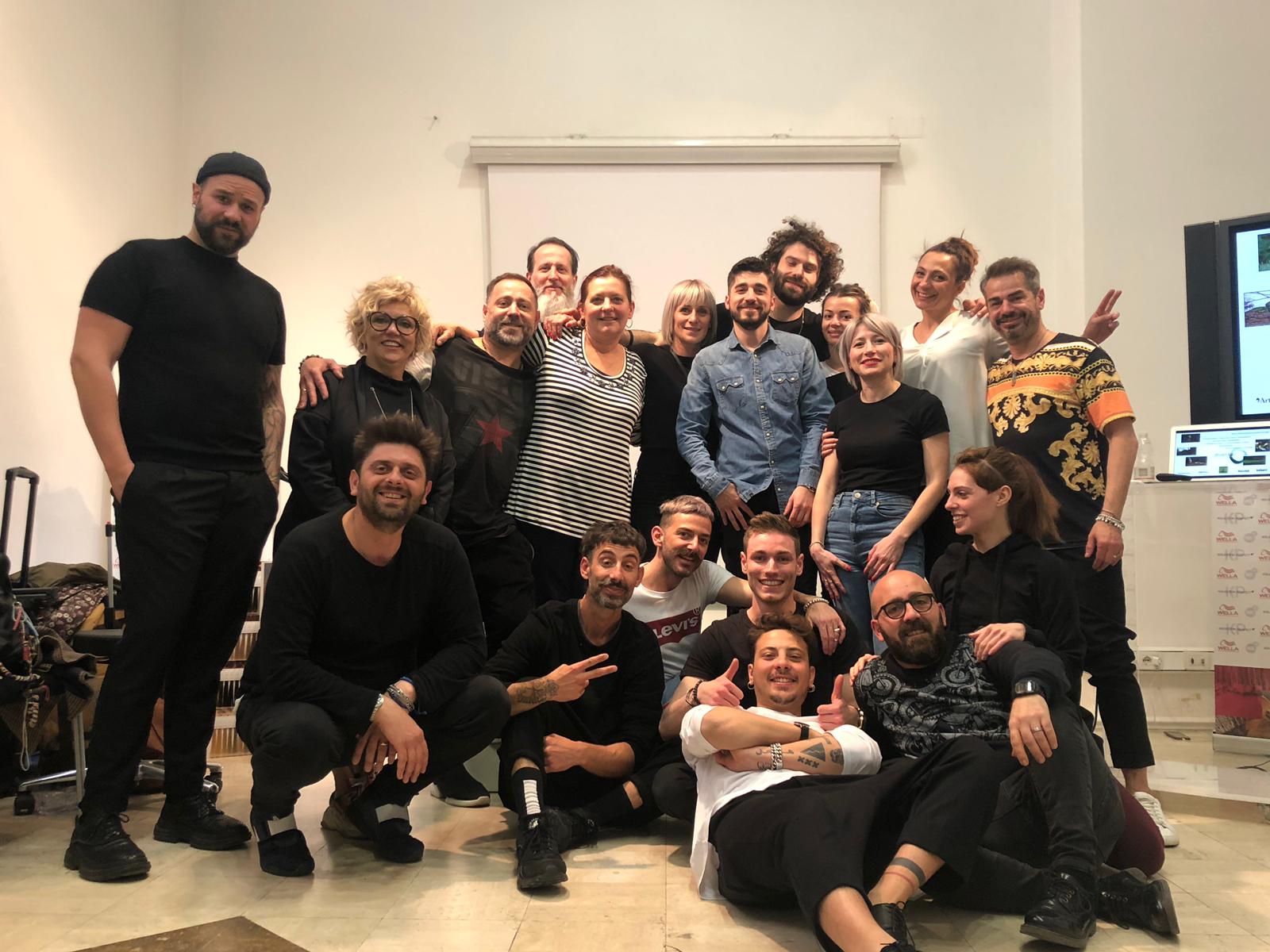 Gruppi stilistici: The Best Club, Art Hair Studios, Mitù, So Glam Coiffeur.
