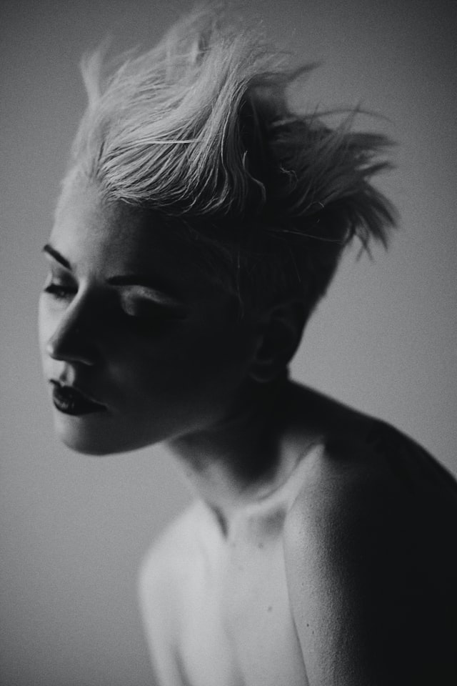 taglio capelli corti 2020 pixie su capelli lisci